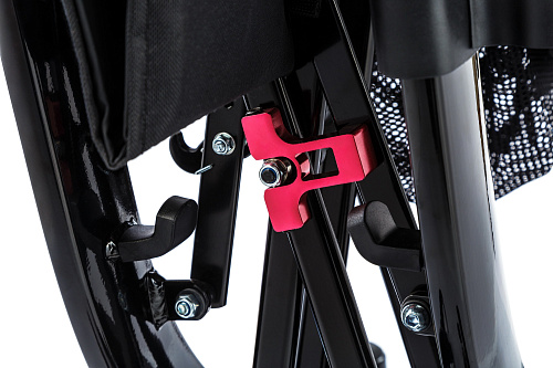 Фиксатор в сложенном положении