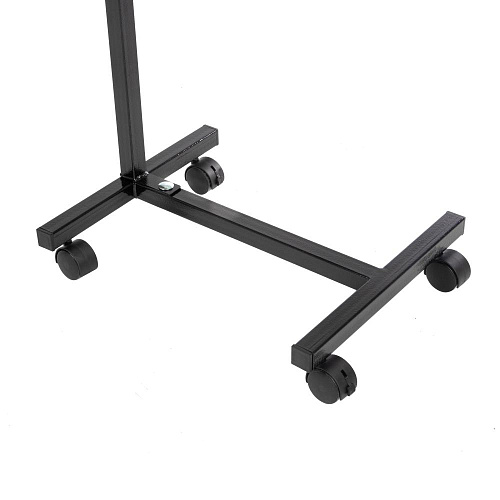 Основание на самоориентирующихся колесах